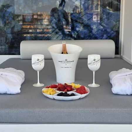 Valentine Vatican View & Jacuzzi * Rom